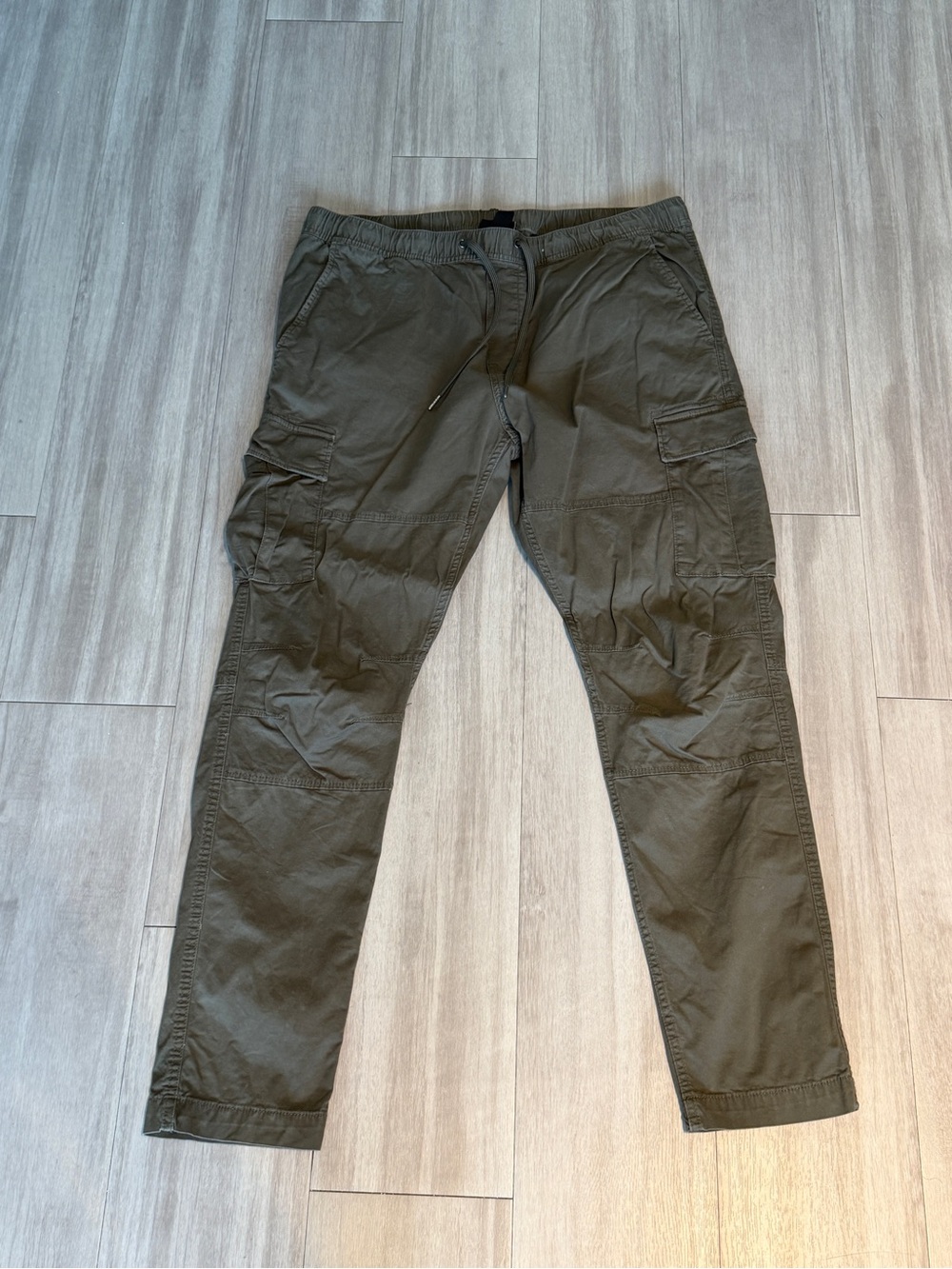 H&M Slim Fit Men's Olive Cargo Pants - Comfortable Utility Trousers XL length 32